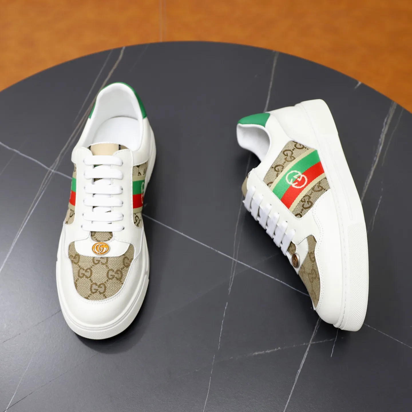 Ex-factory price: 420💰🙅‍♂️🙅‍♂️🙅‍♂️ Brand: Gucci GUCCi Standard code: 38-44 (45 customized) Grade: Same as the official website Material: Original leather splicing, comfortable and breathable sheepskin lining, original wear-resistant outsole Style category: Men's fashionable casual shoes, running, sports shoes, noble luxury brand elements, top luxury Color: actual picture color
